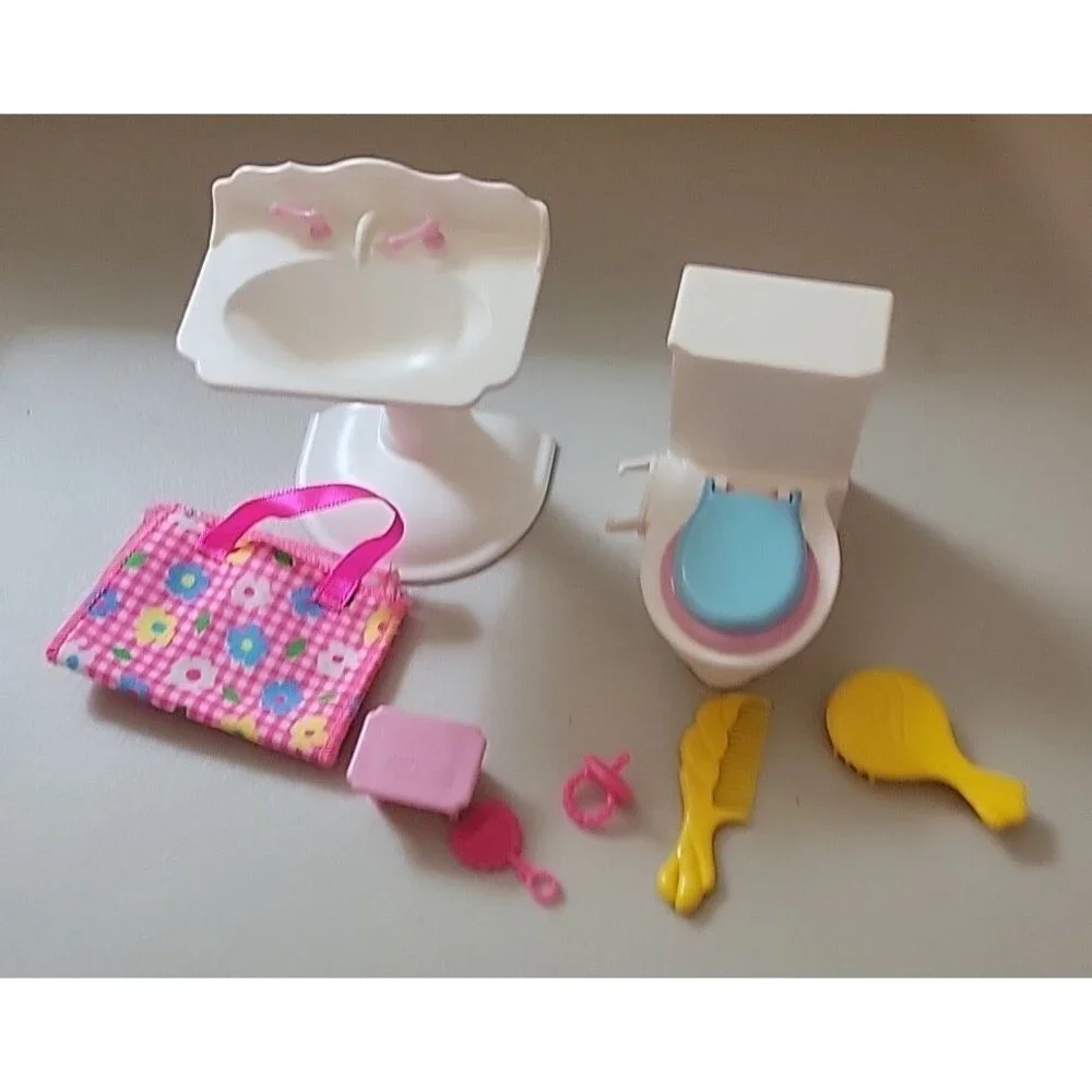 Vtg 1996‎ Kelly Potty Training Accessories replacements Barbie Little sister